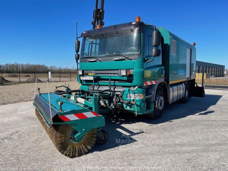 DAF CF85 EURO 5 Bitumen spray truck with broom Asphalt Distributors