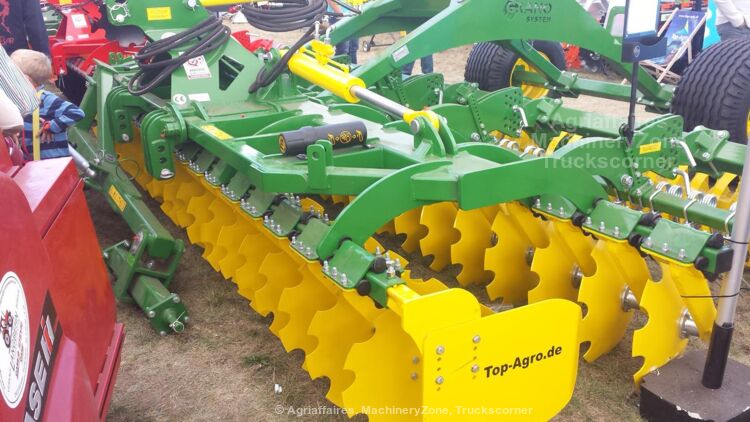 Shs Jd Déchaumeur Grano SHS disc harrow / herse disque 5,0m + V rouleau ...